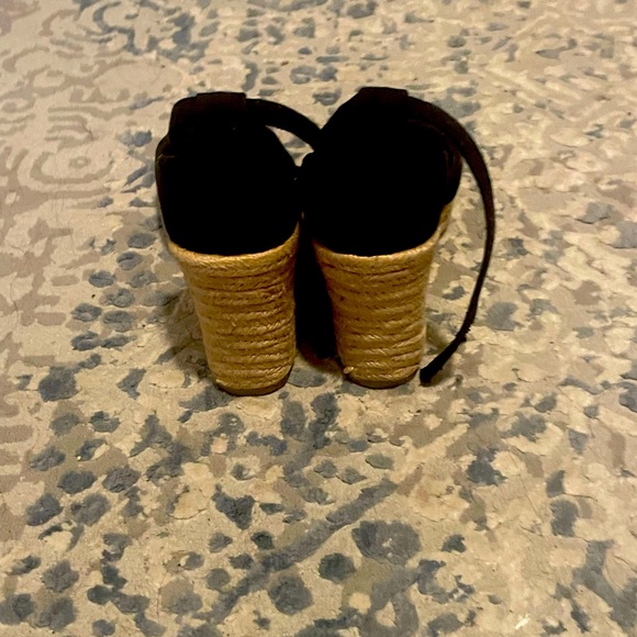 Christian siriano worn a few times size 6 - Picture 5 of 5